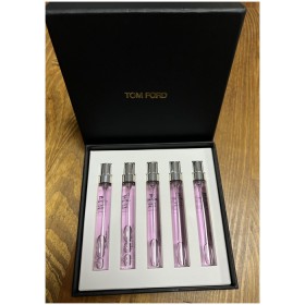 TOM FORD VELVET ORCHİD ÇANTA SETİ ( 5 x 7.5 ML ) Dekant Çanta boy parfüm